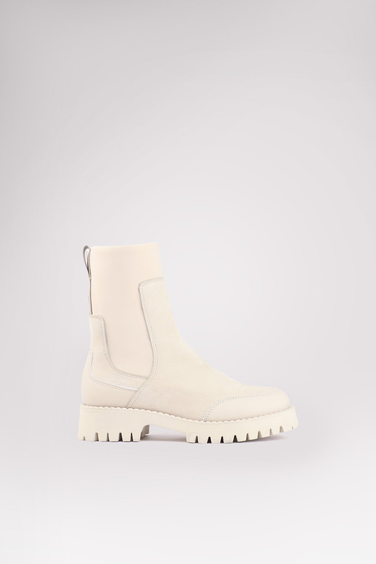 Nahya High Women's High Chelsea Boot