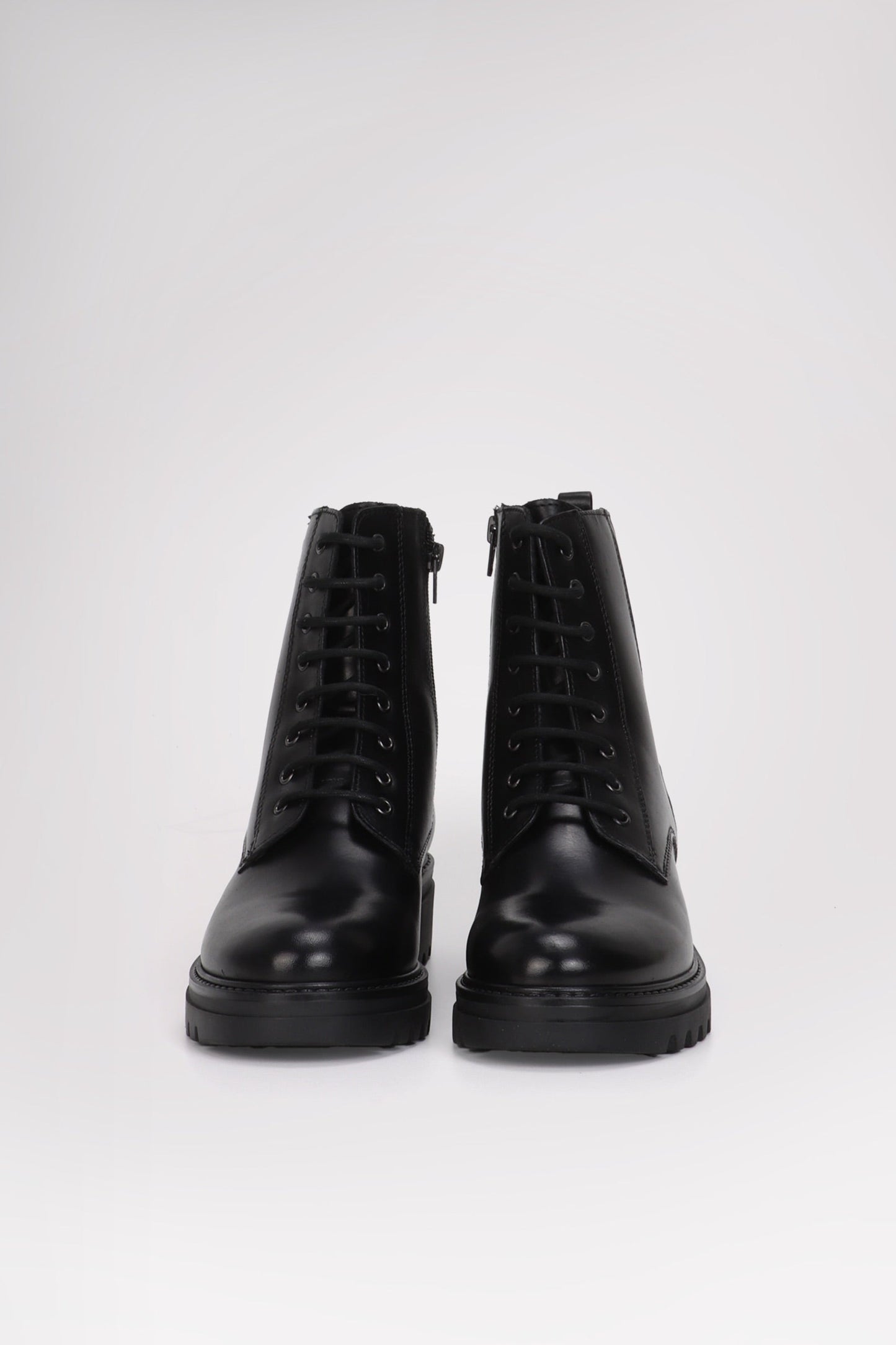 Monterey Women's Lace Up Boot